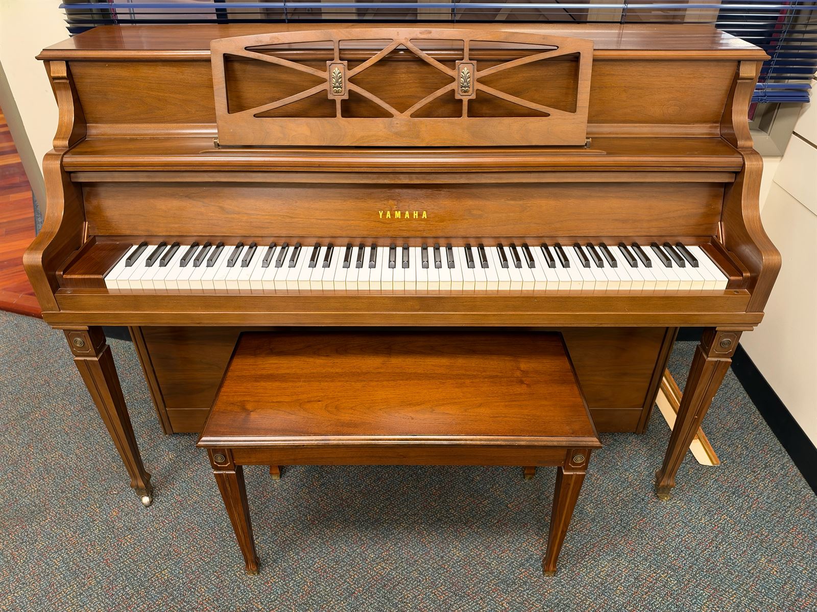 Yamaha M2 Console Upright Piano - 42" - Serial #859223 c.1969