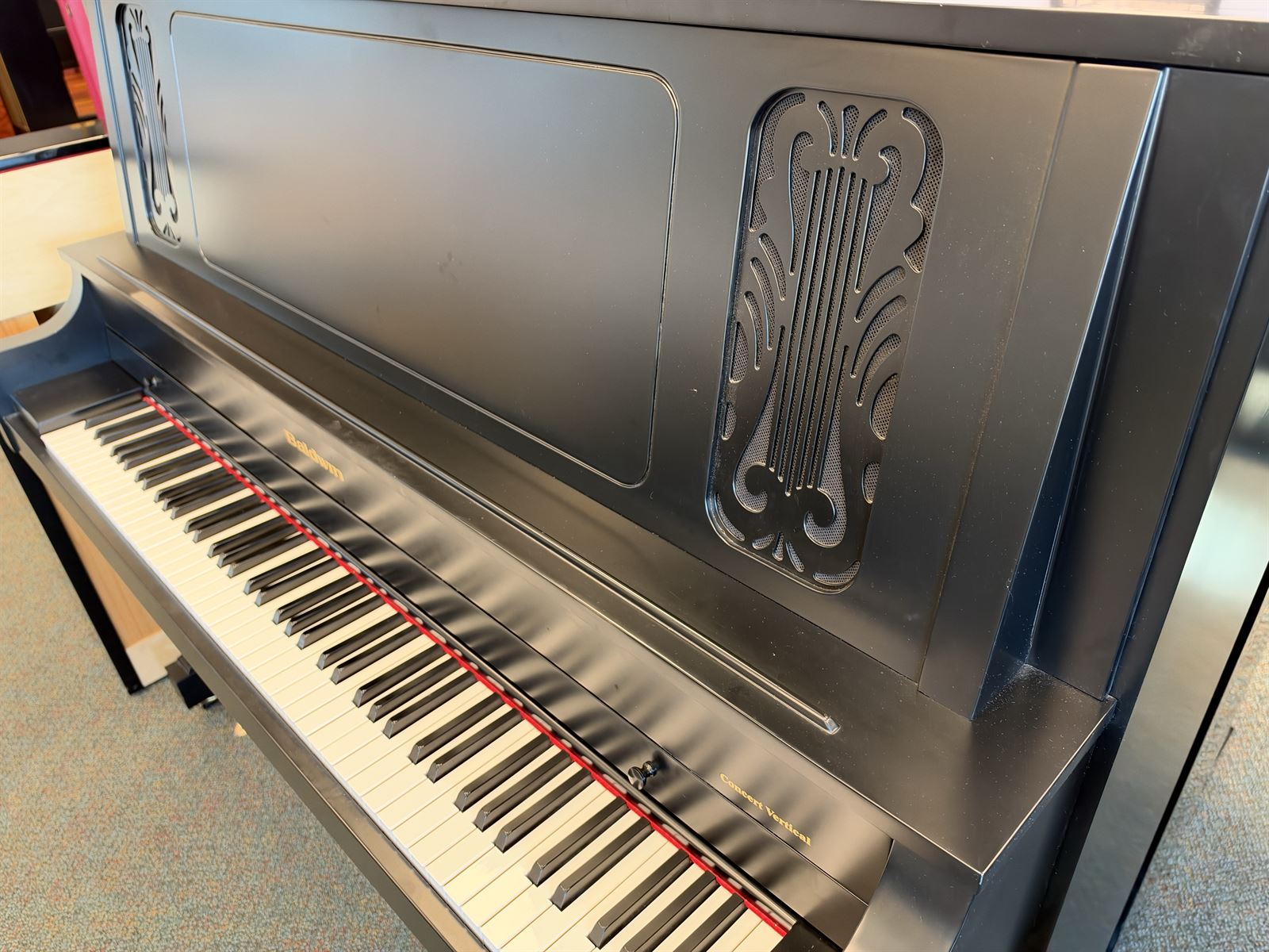 Baldwin B252-EBY Concert Vertical - Matte Black
